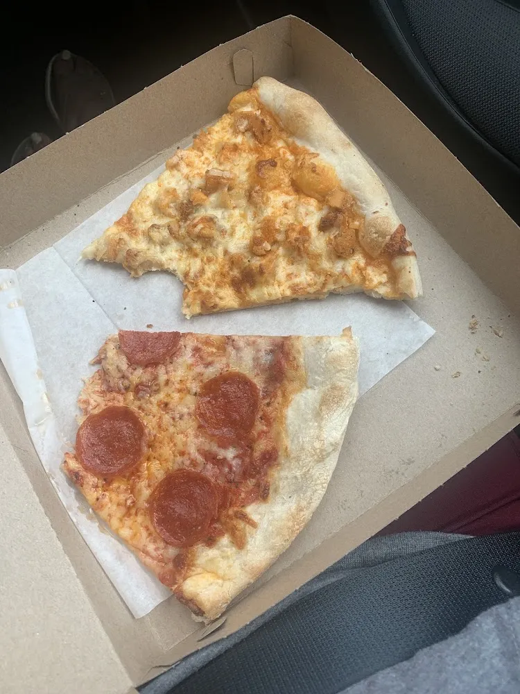 Medium Pepperoni Pizza Slice